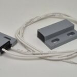 Sensor magnetico NC gris con cable para puerta (conjunto detector+iman)